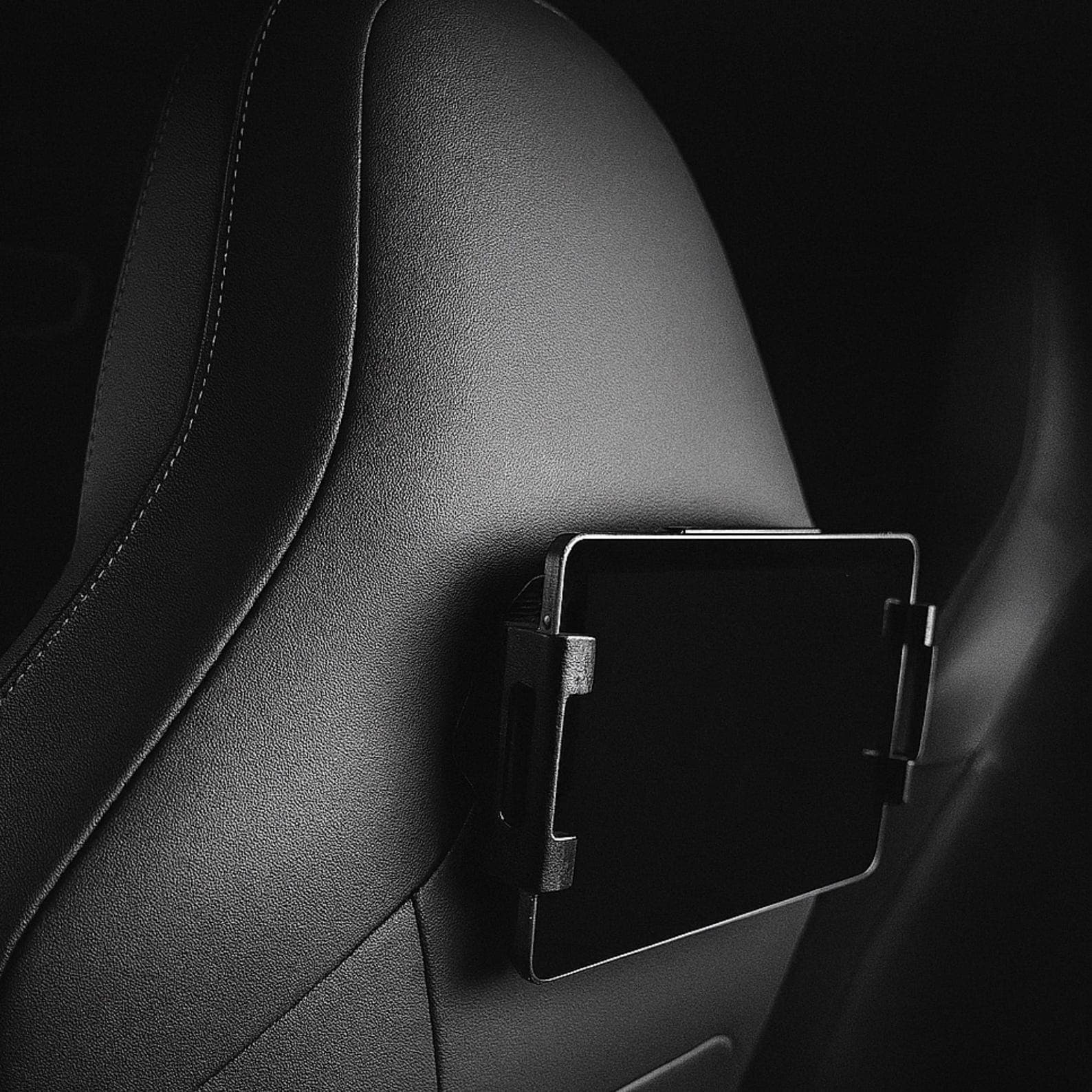 Tablet Holder - Cupra Leon Sport Seats view 6